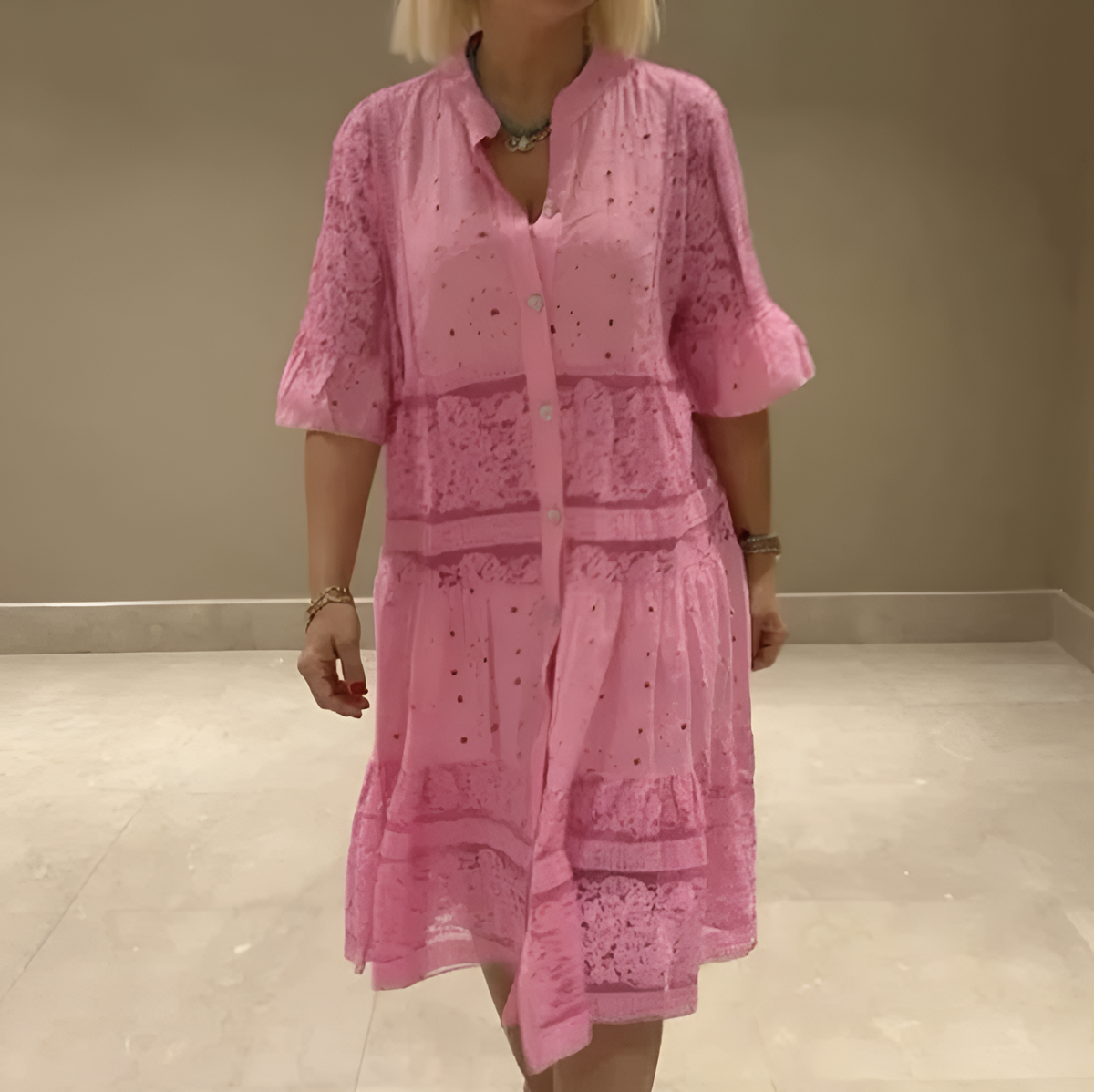 Vestido Lavinia – Encaje con Escote en V y Manga Corta | El vestido favorito del verano ☀️🌸
