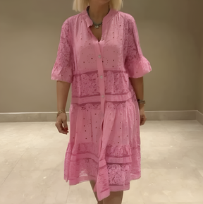 Vestido Lavinia – Encaje con Escote en V y Manga Corta | El vestido favorito del verano ☀️🌸