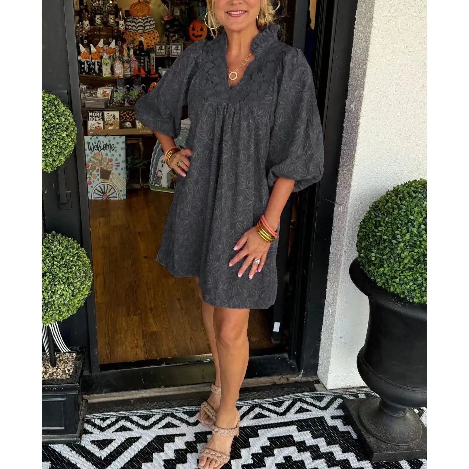 Vestido Karisma - Escote en V Perfecto para el Verano 2025 (Ligero y Suelto)